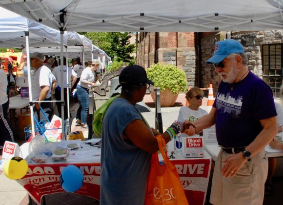 Roosevelt Island Day 2018 In Photos For 20 years, Matthew Katz along with wife Sherie Helstien has saved lives by rounding up blood donors. 2018's no exception.